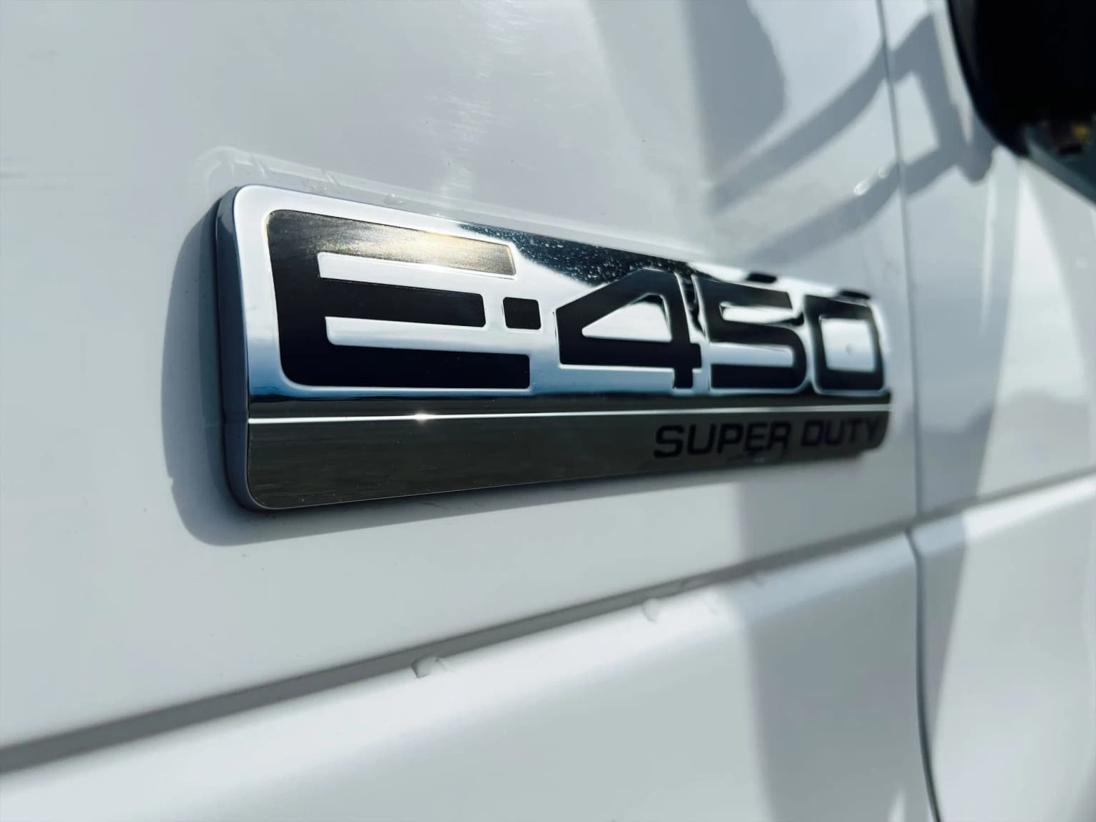 2017 Ford E450 World Trans Shuttle Bus - Image 7