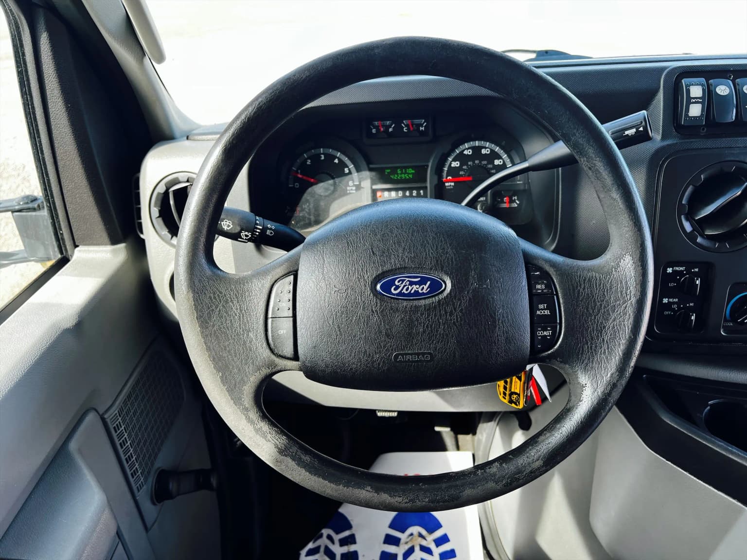 2017 Ford E450 World Trans Shuttle Bus - Image 3