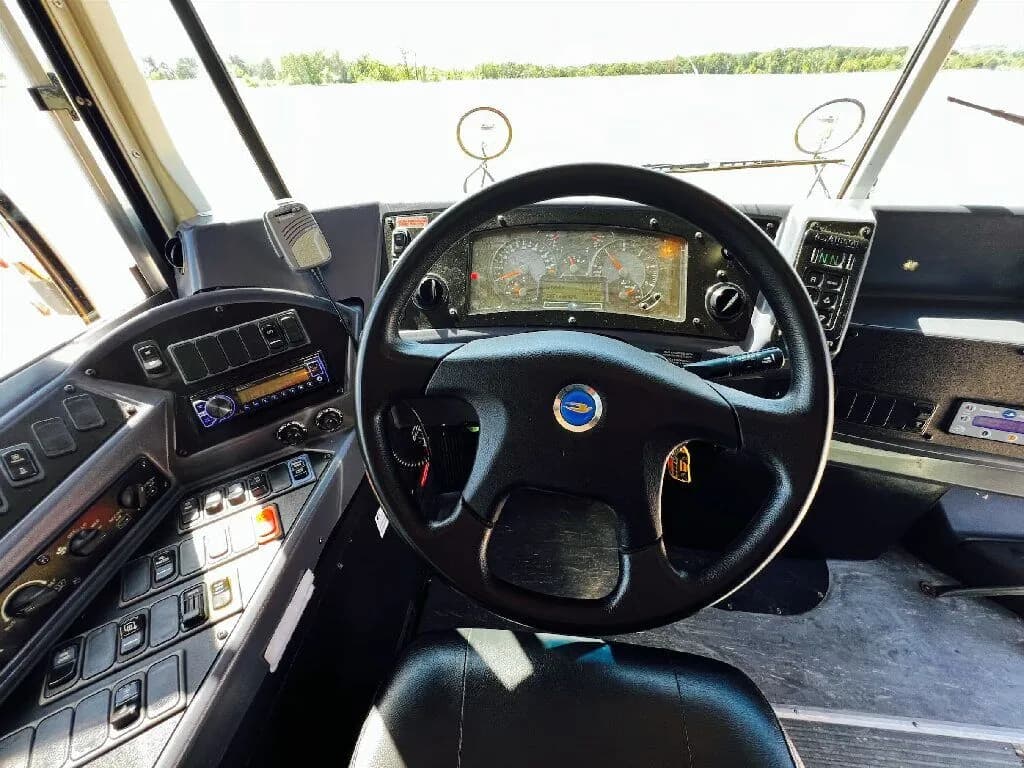 2014 Blue Bird Vision ADA School Bus - Image 4