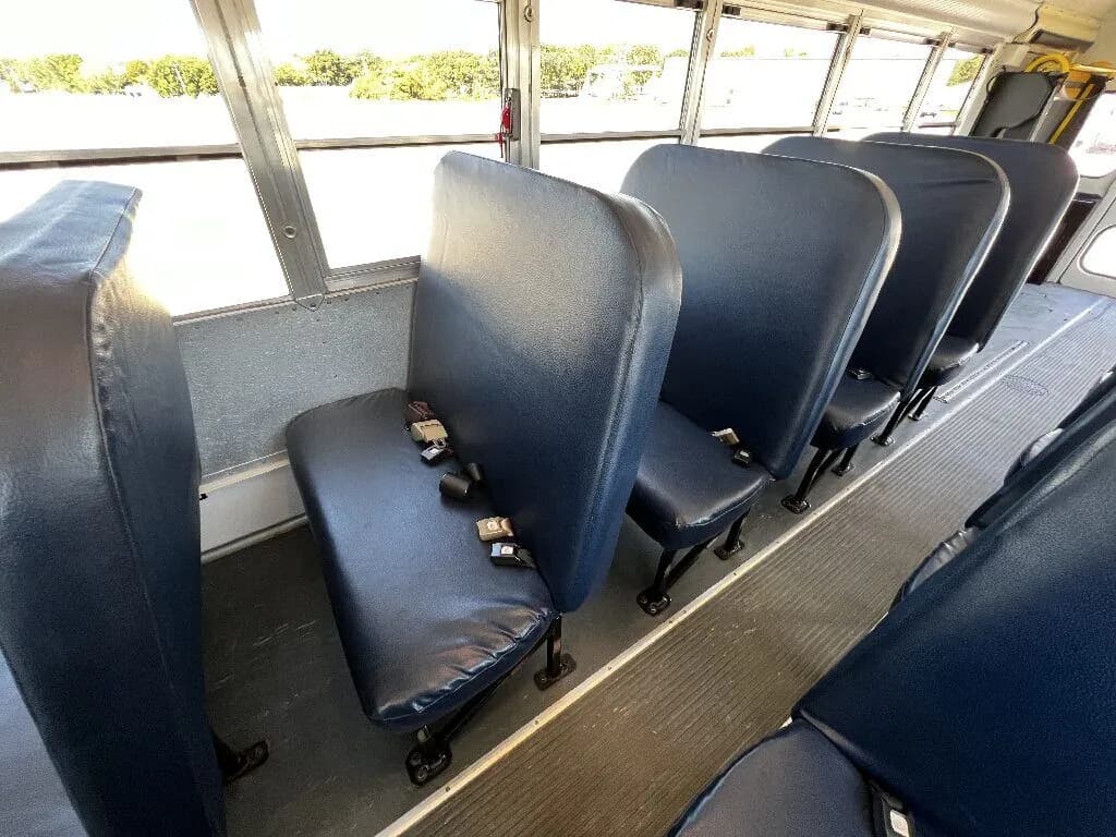 2014 Blue Bird Vision ADA School Bus - Image 5