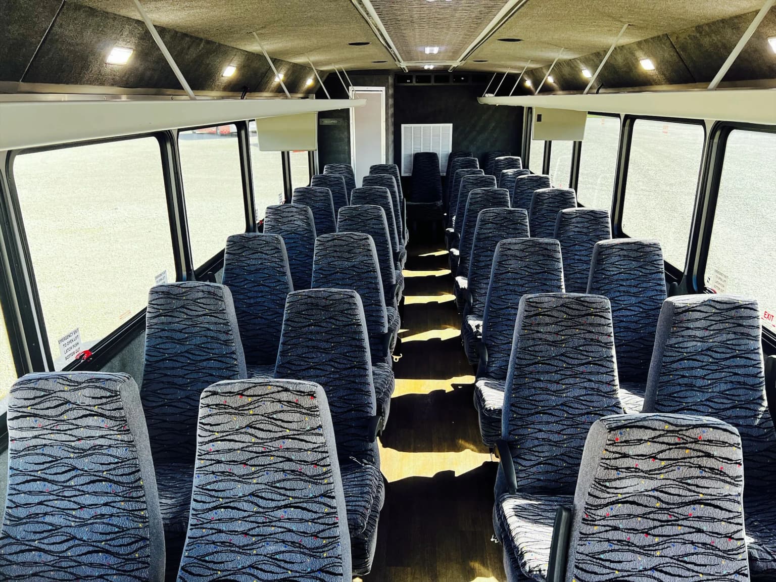 2015 Freightliner Glaval Shuttle Bus - Image 5