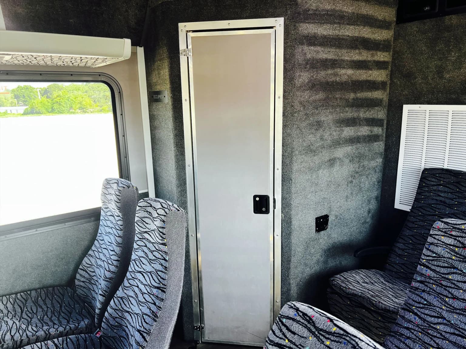 2015 Freightliner Glaval Shuttle Bus - Image 7
