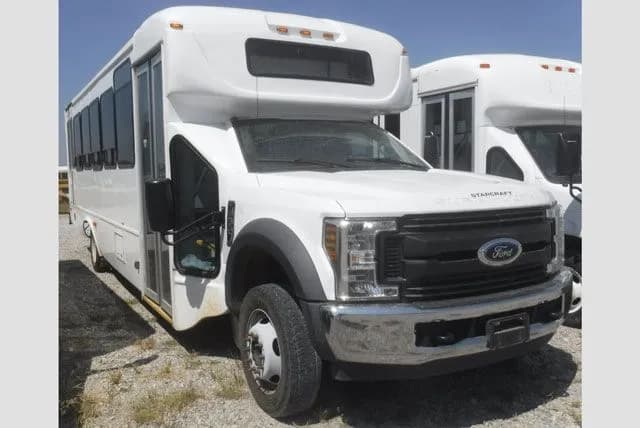 2020 Ford F550 Starcraft Mid Size Bus - Image 1