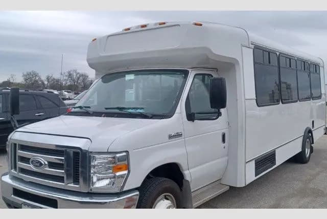 2016 Ford Champion Shuttle Bus - Image 2