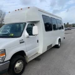 2012 Ford E450 Shuttle Bus - Image 4