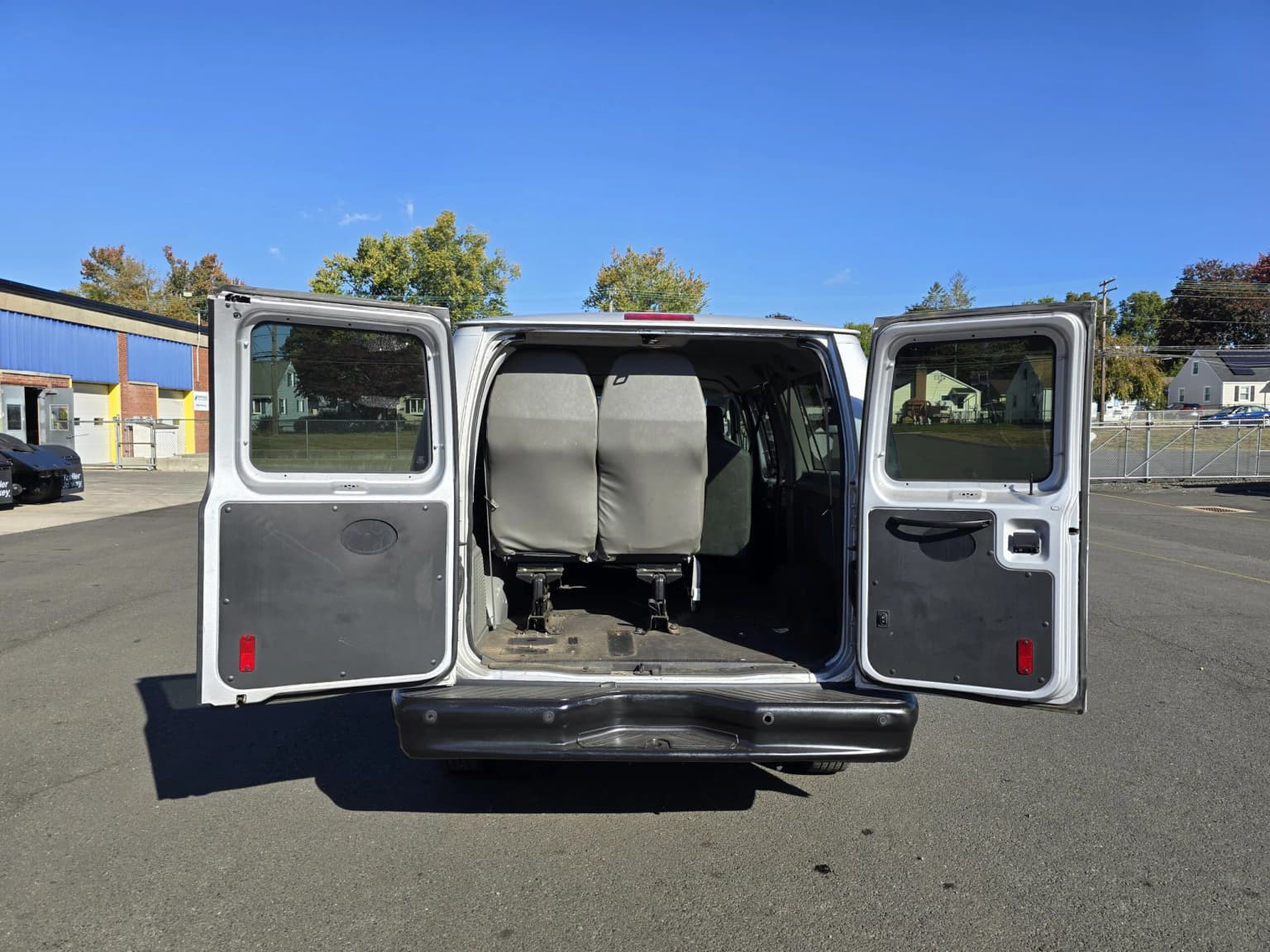 2013 Ford E350 Van - Image 4