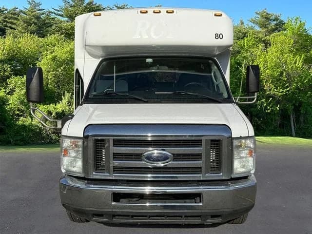 2017 Ford E450 ADA Shuttle Bus - Image 14