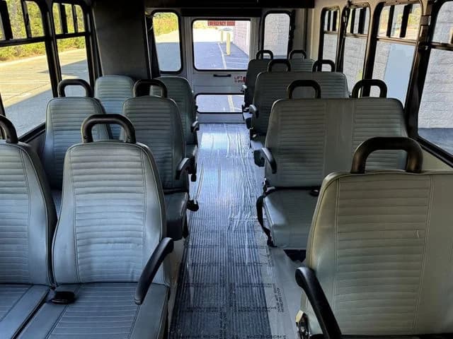 2014 Ford E450 Shuttle Bus - Image 3