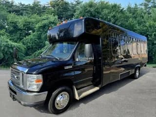 2013 Ford E450 bus
