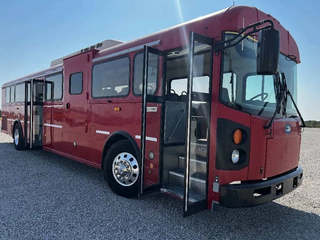 2018 Blue Bird T3RE Activity Bus ADA - Image 5