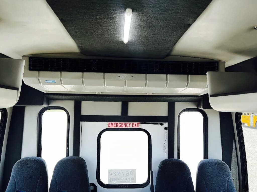 2017 Ford F650 Starcraft Shuttle Bus - Image 8
