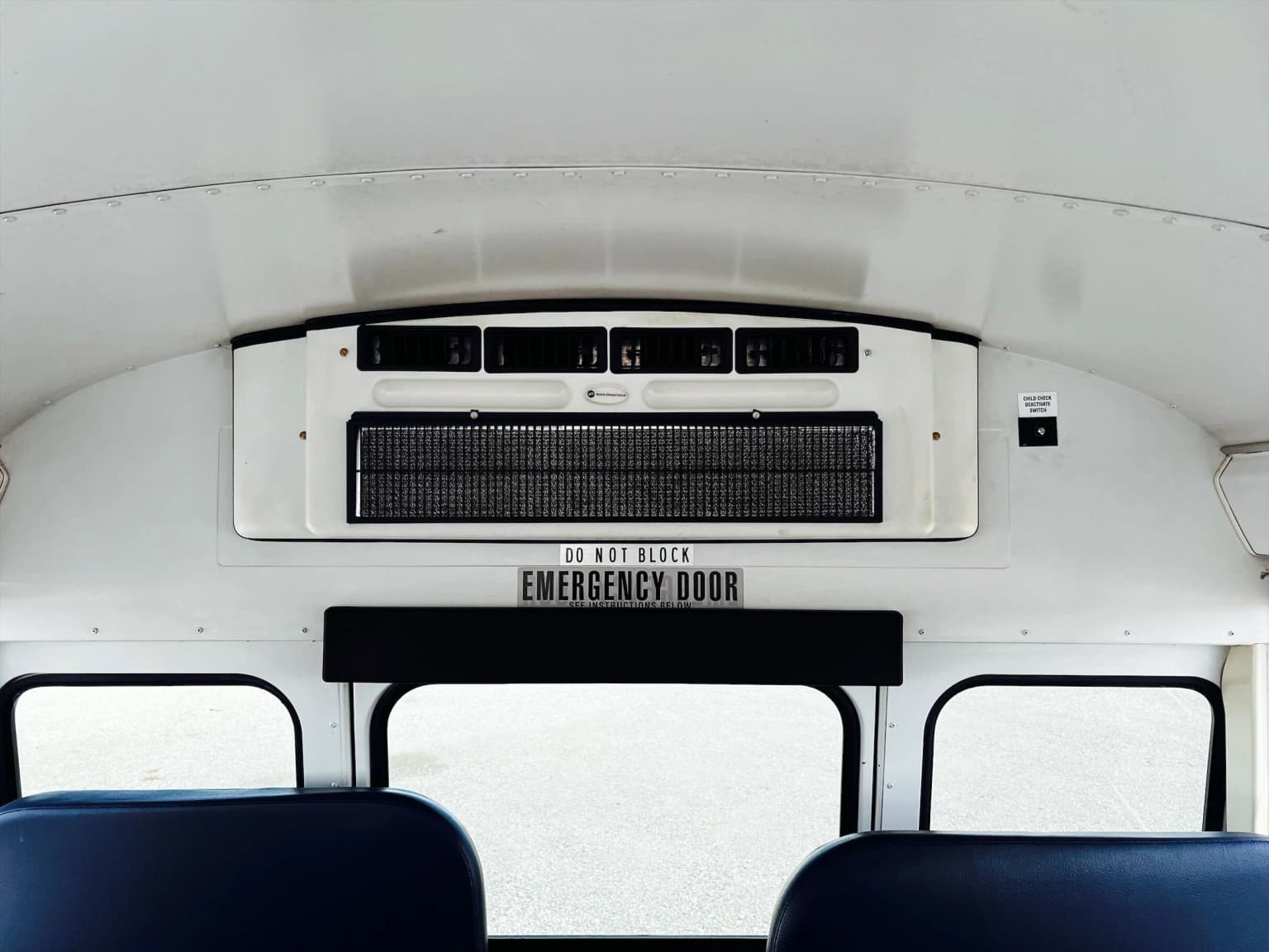 2015 Blue Bird AAFE Transit Bus - Image 9