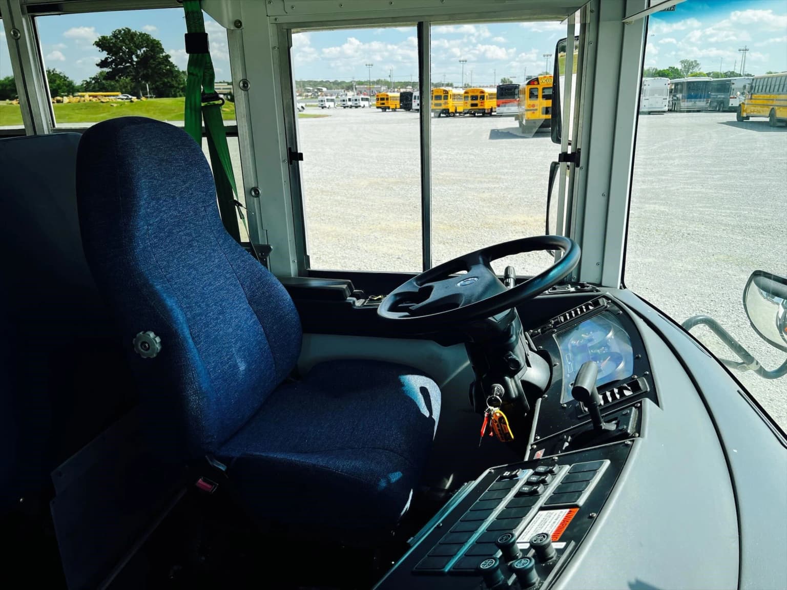 2015 Blue Bird AAFE Transit Bus - Image 3