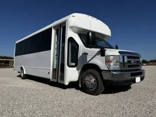 2016 Ford E450 bus