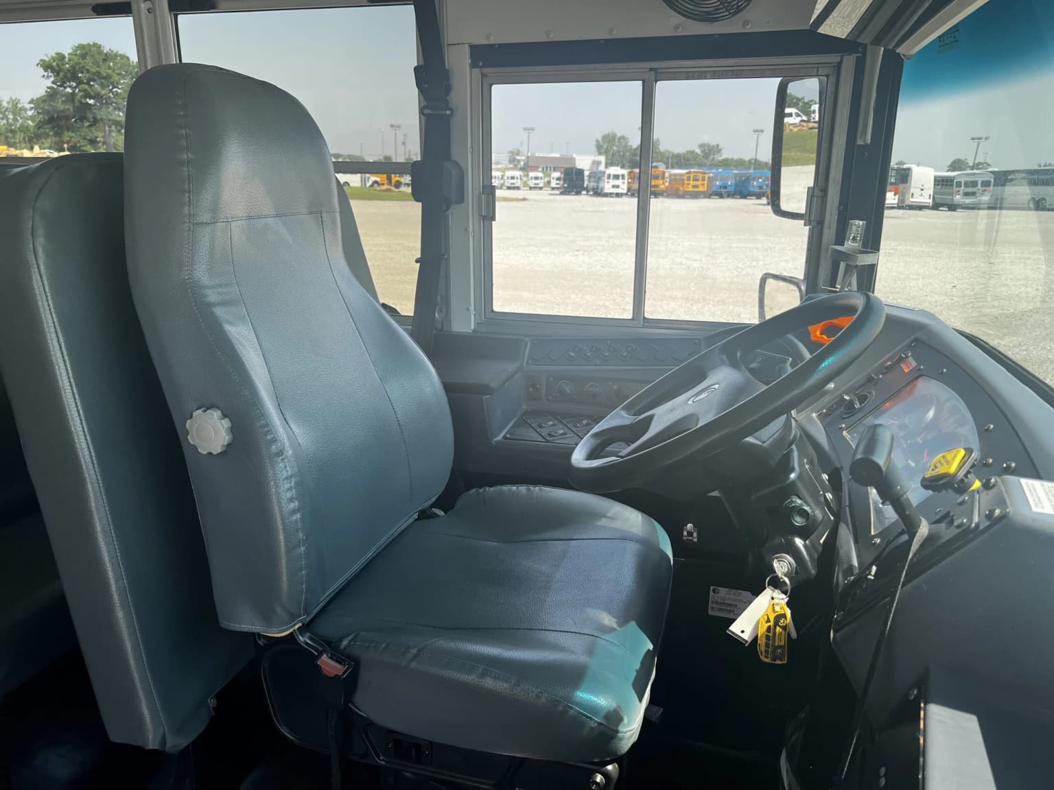 2016 Blue Bird Vision School Bus - Image 3