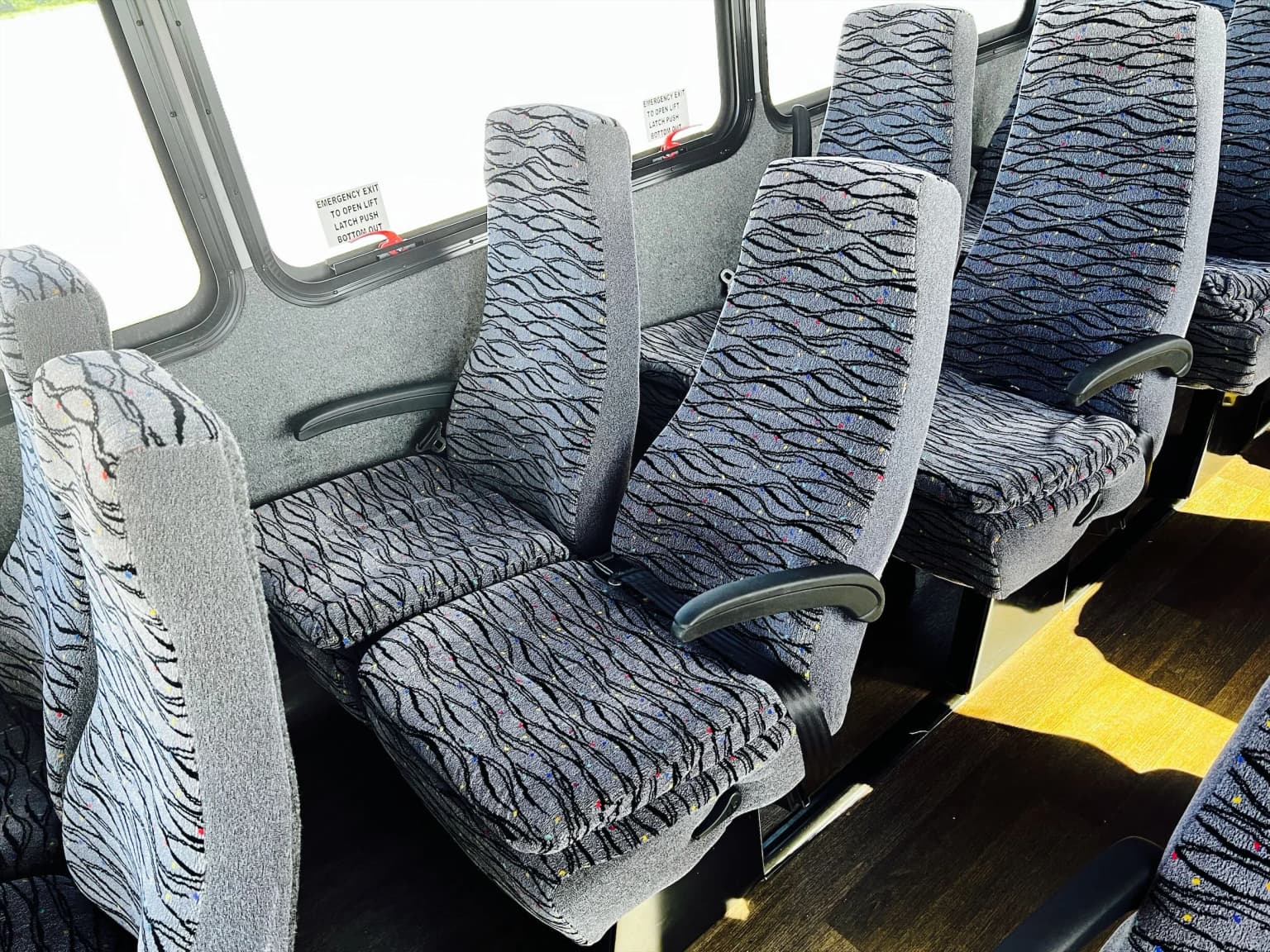 2015 Freightliner Glaval Mid Size Bus - Image 9