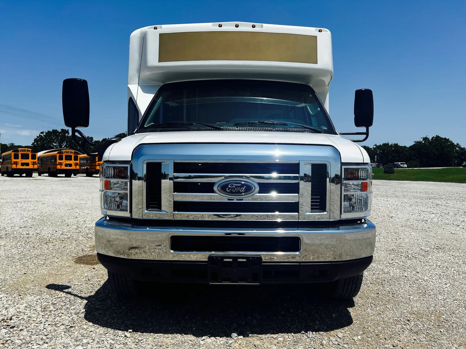 2019 Ford E350 Eldorado Shuttle Bus - Image 5