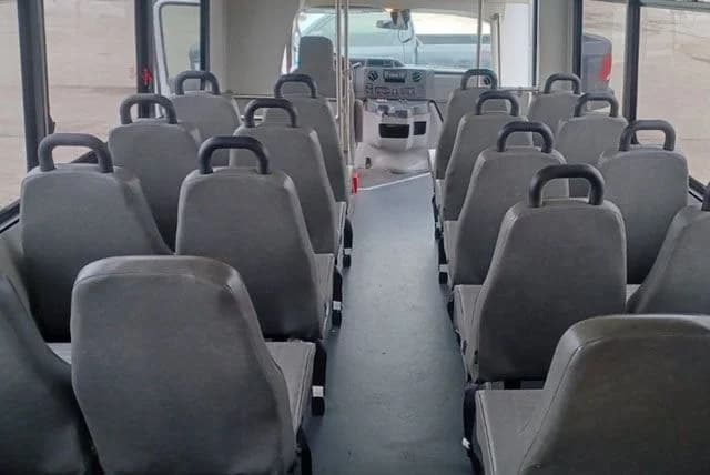 2016 Ford Champion Shuttle Bus - Image 6