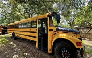 2003 International Pilgrim bus