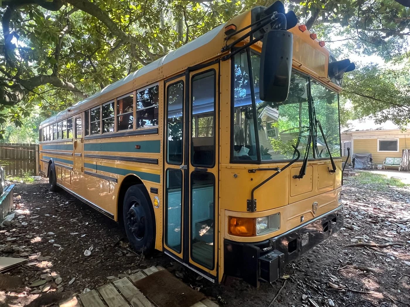 1999 International RE3000 Skoolie - Image 3