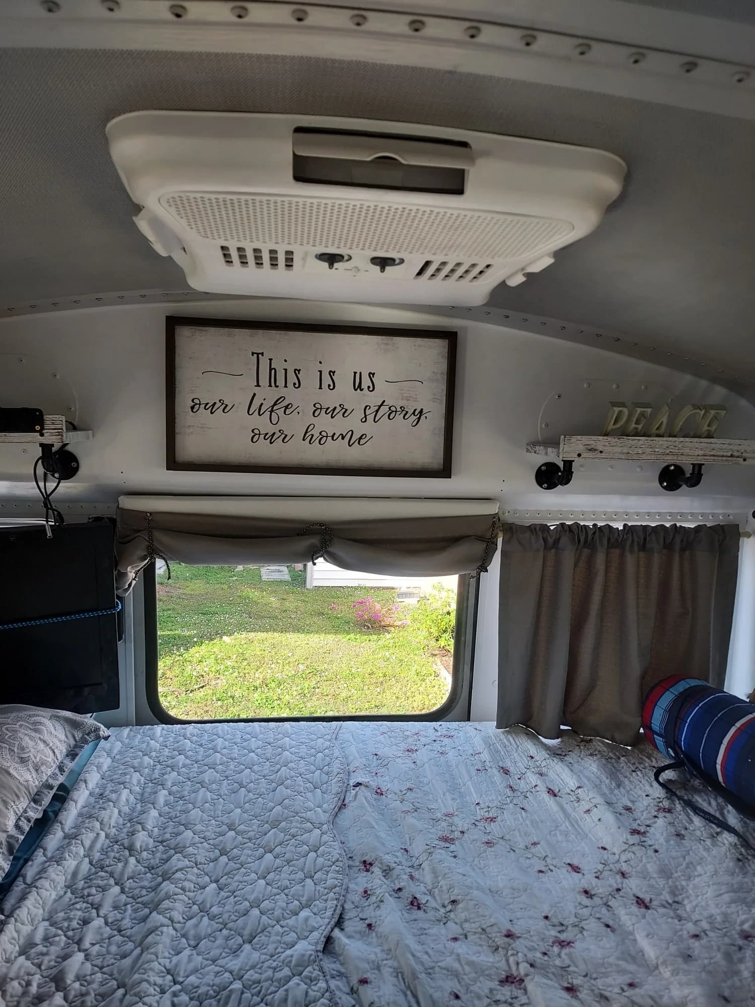 2006 Thomas GMC 3500 Skoolie - Image 3