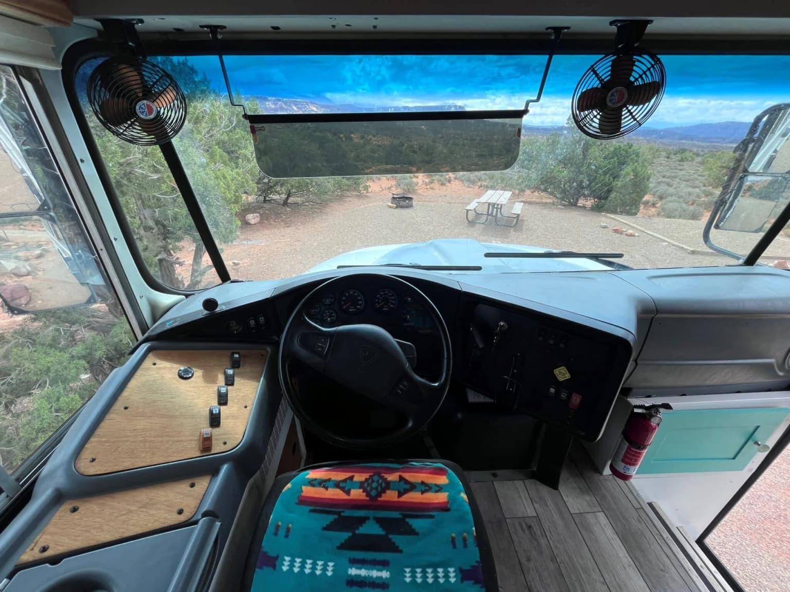 2009 International 3800 Skoolie - Image 2