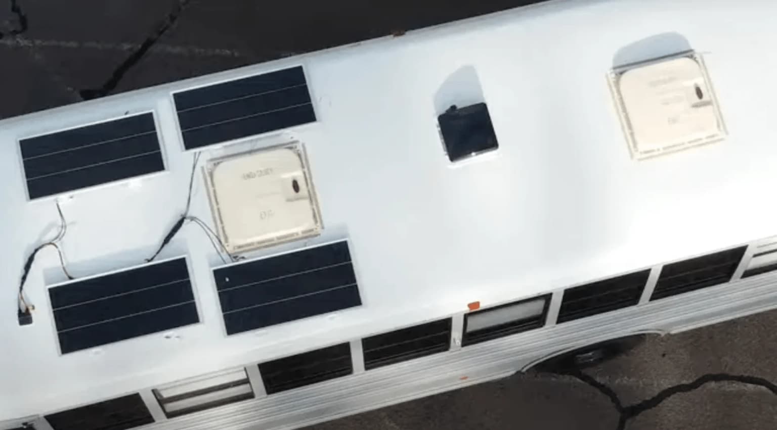 2009 Freightliner B2 Skoolie - Image 3