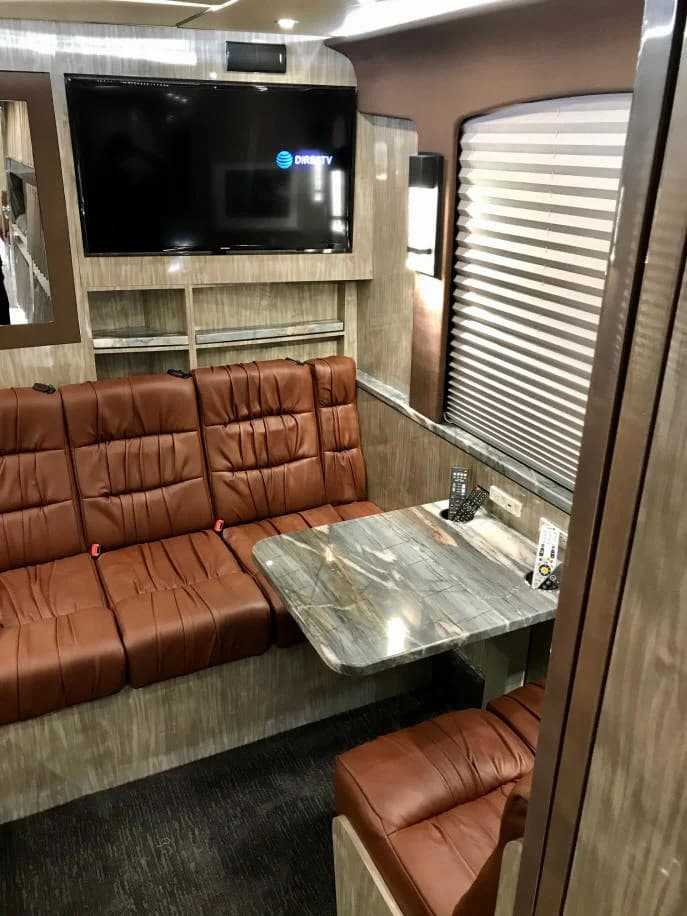 2021 Prevost X3 Entertainer Motorcoach - Image 11