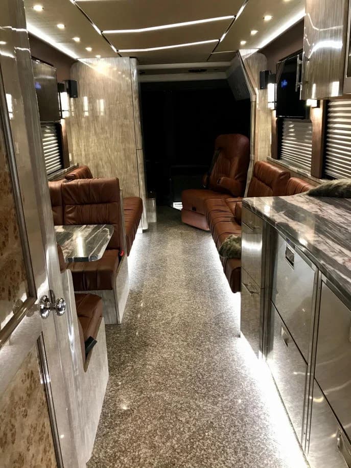 2021 Prevost X3 Entertainer Motorcoach - Image 12