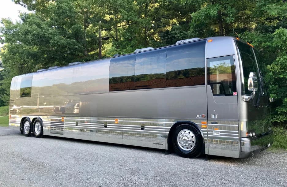 2021 Prevost X3 Entertainer Motorcoach - Image 1