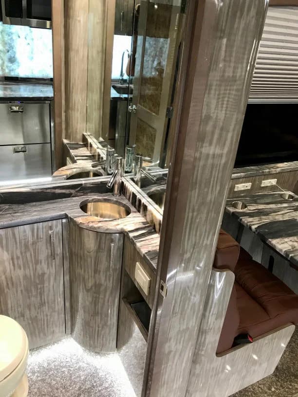 2021 Prevost X3 Entertainer Motorcoach - Image 8