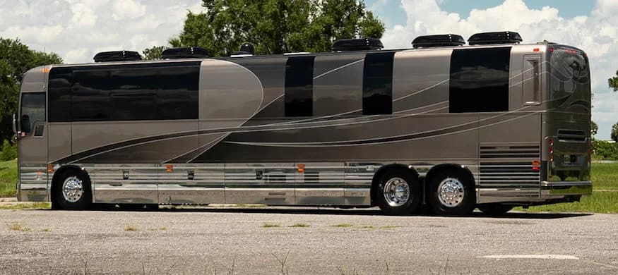 2019 Prevost X3 Star Motorcoach - Image 2