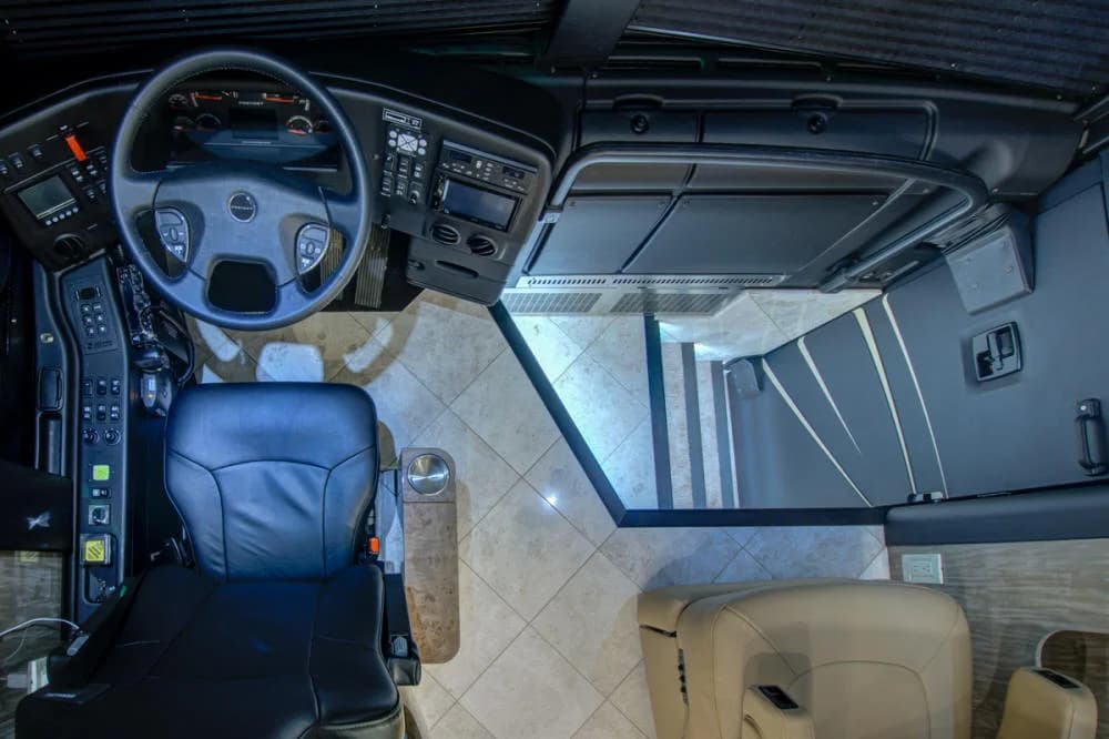 2019 Prevost X3 Star Motorcoach - Image 3