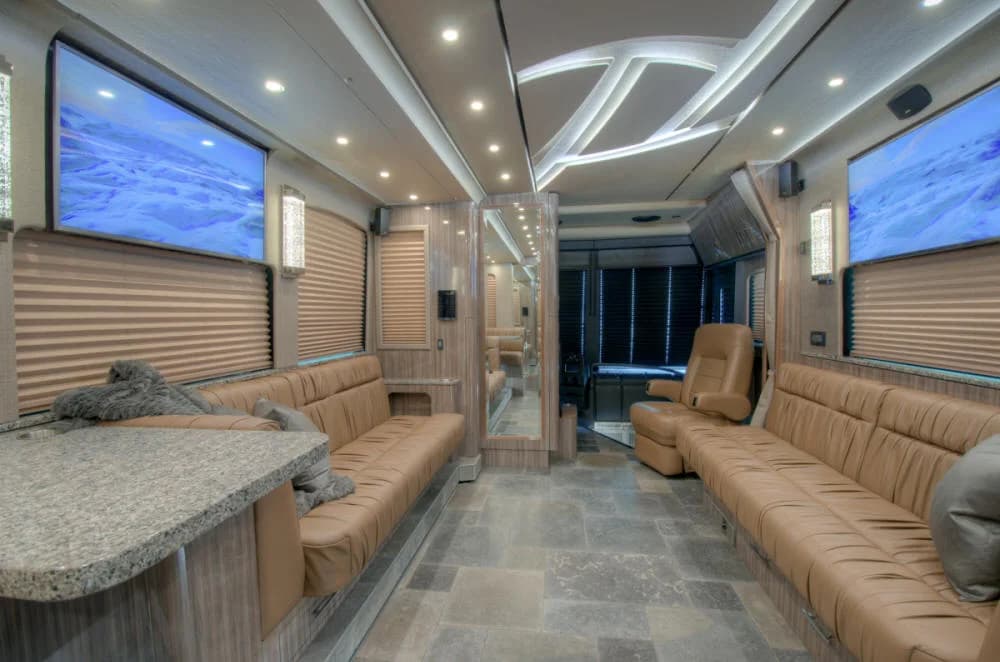 2018 Prevost X3-45 Entertainer Motorcoach - Image 16