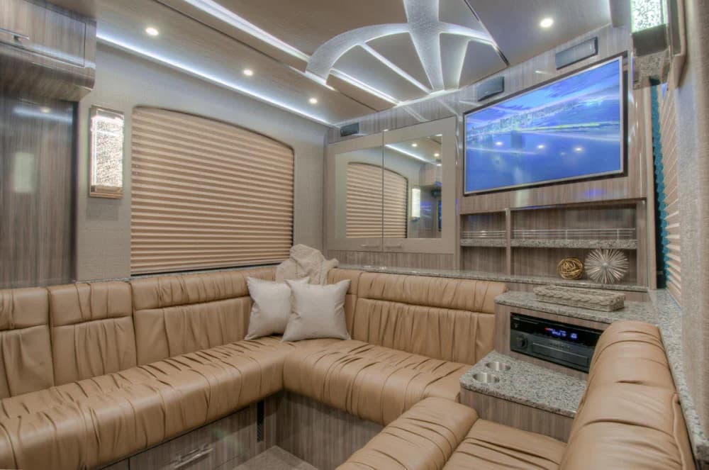 2018 Prevost X3-45 Entertainer Motorcoach - Image 20