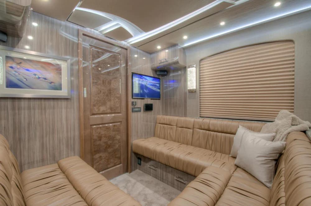 2018 Prevost X3-45 Entertainer Motorcoach - Image 2