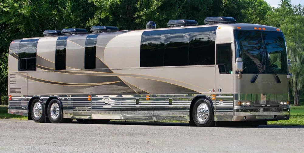 2018 Prevost X3-45 Entertainer Motorcoach - Image 6