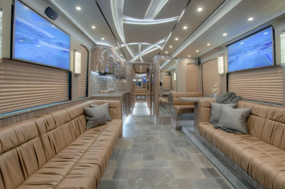 2018 Prevost X3-45 Entertainer Motorcoach - Image 12