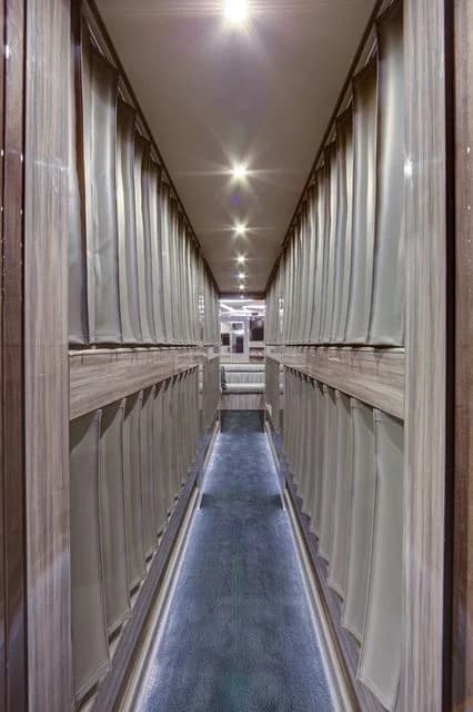 2015 Prevost X3 Entertainer - Image 9