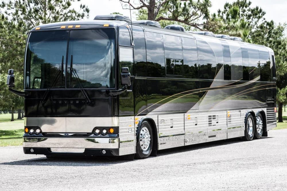 2015 Prevost X3 Entertainer - Image 1