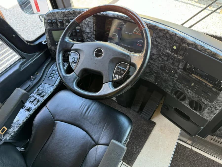2013 Prevost X3 Star Motorcoach - Image 9