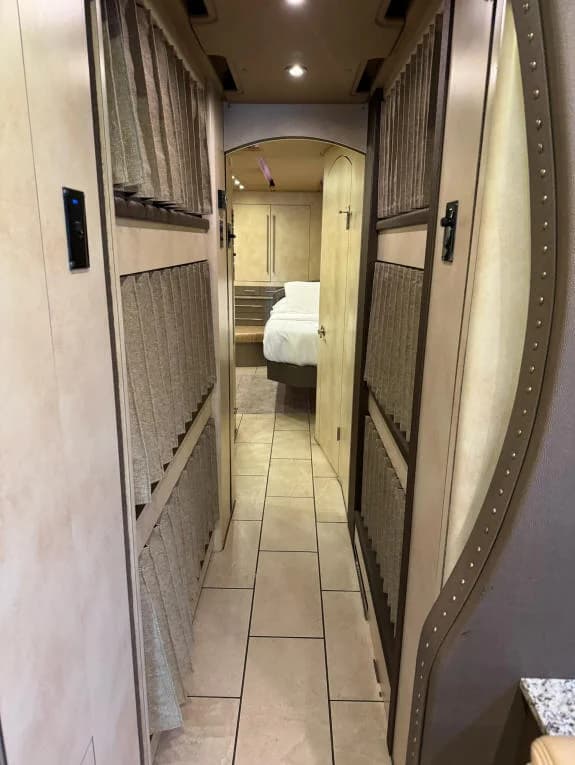 2013 Prevost X3 Star Motorcoach - Image 19