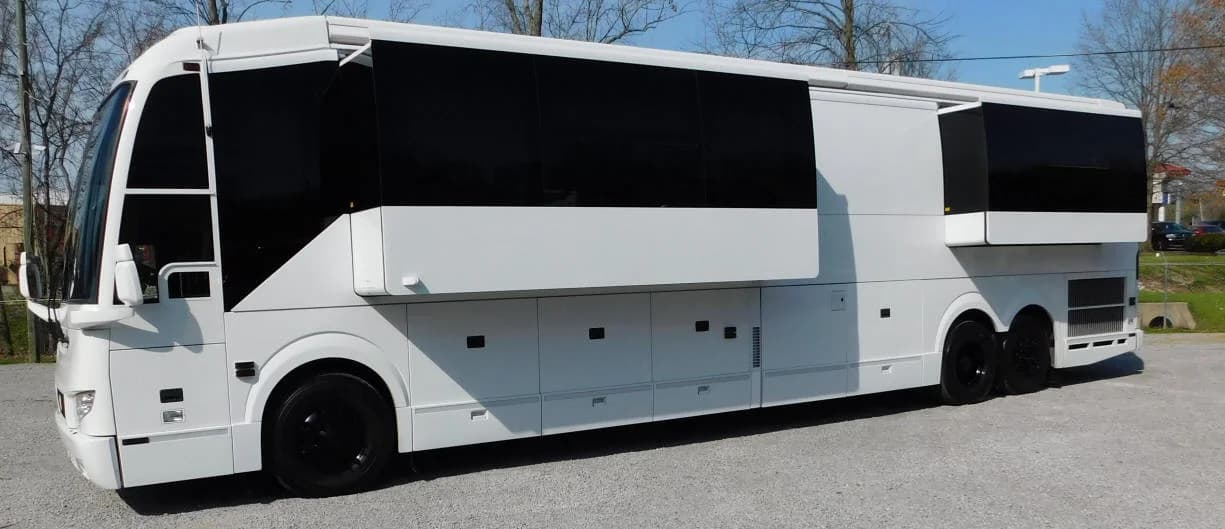 2012 Prevost H3-45 Motorcoach - Image 2