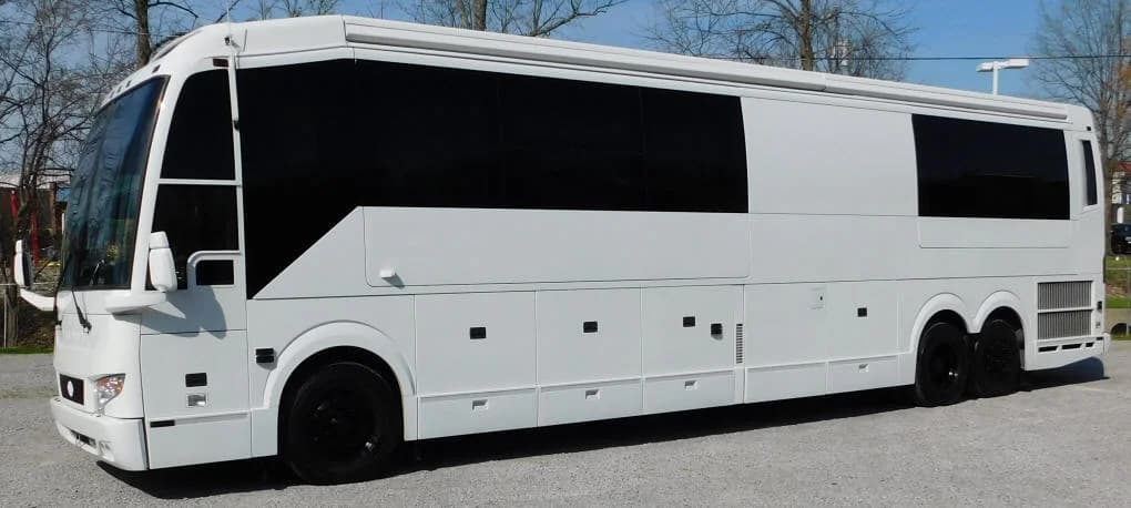 2012 Prevost H3-45 Motorcoach - Image 3