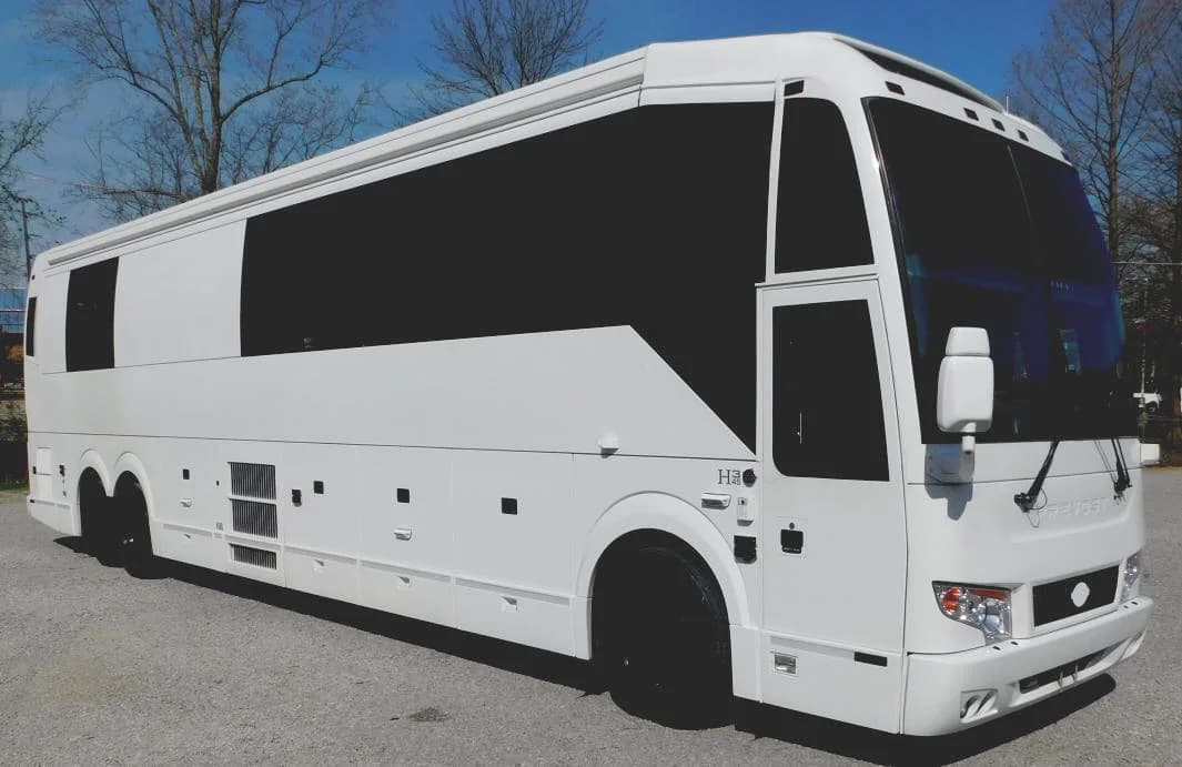 2012 Prevost H3-45 Motorcoach - Image 4