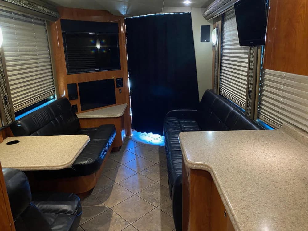 2011 Prevost XLII Motorcoach - Image 13