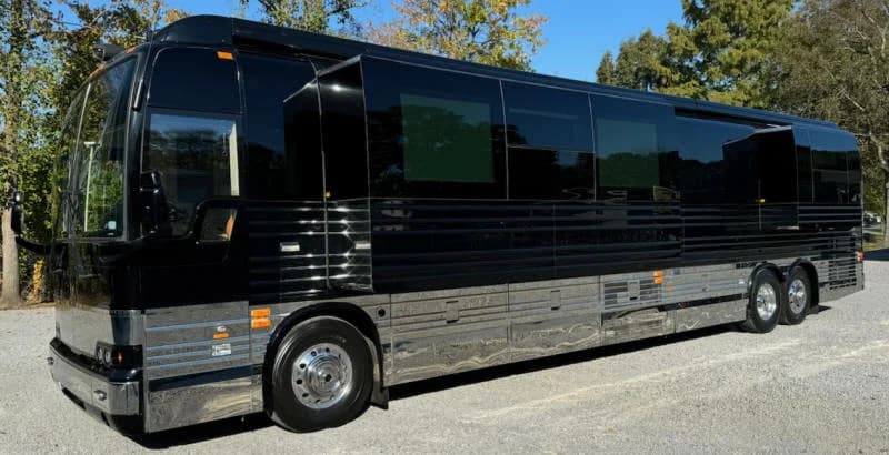 2011 Prevost Star Bus Motorcoach - Image 3