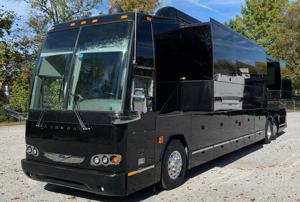 2010 Prevost X3045 Motorcoach - Image 1