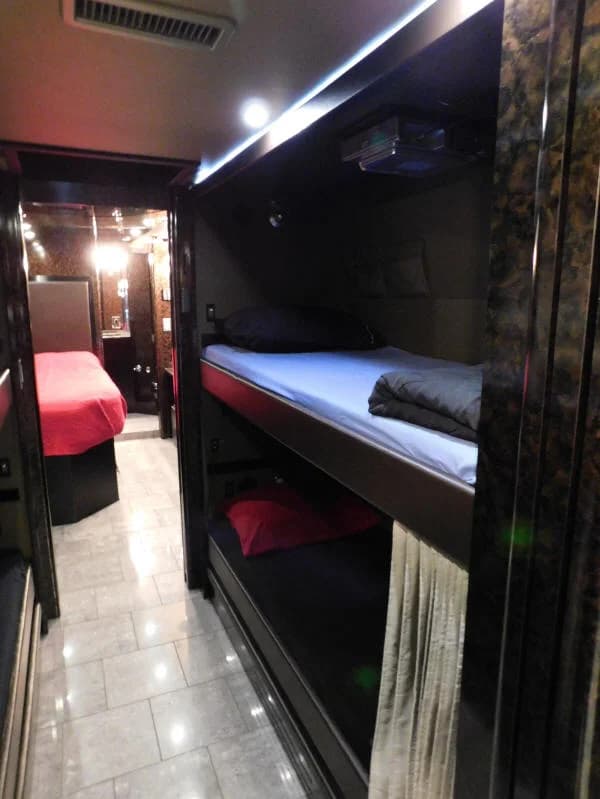 2010 Prevost H3-45 Motorcoach - Image 22