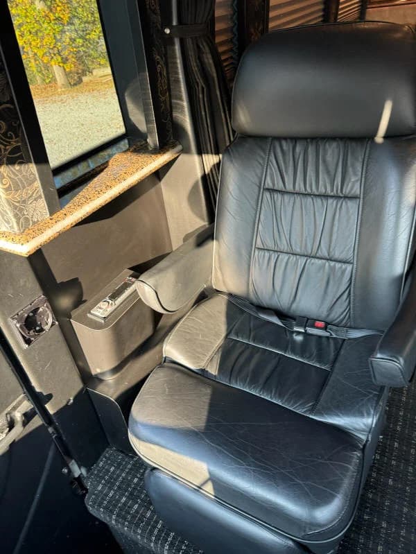 2006 Prevost XLII Star Motorcoach - Image 12